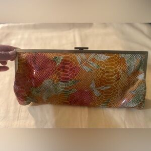 NEW HOBO Womens Rachel Vintage Printed Wallet Leather Clutch
